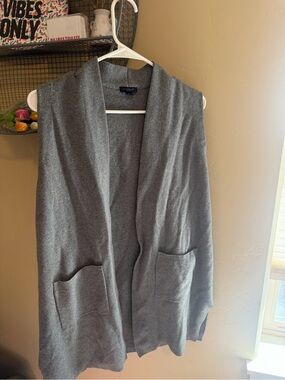 Ann Taylor Factory Gray Sleeveless Open Knit Cardigan
